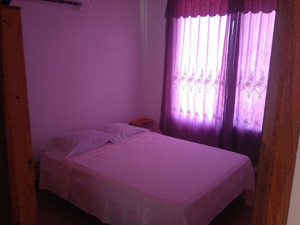 Royal Heights Otel Jicaral Oda fotoğraf